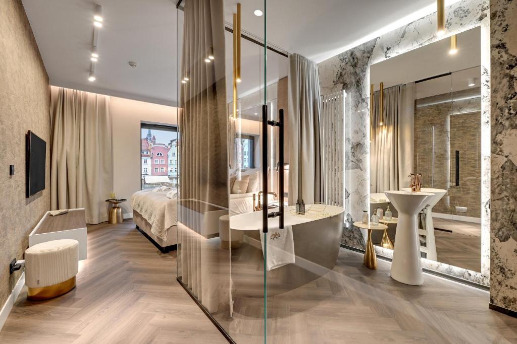 DEO PLAZA Premium Suites & Riverside by Downtown Apartments